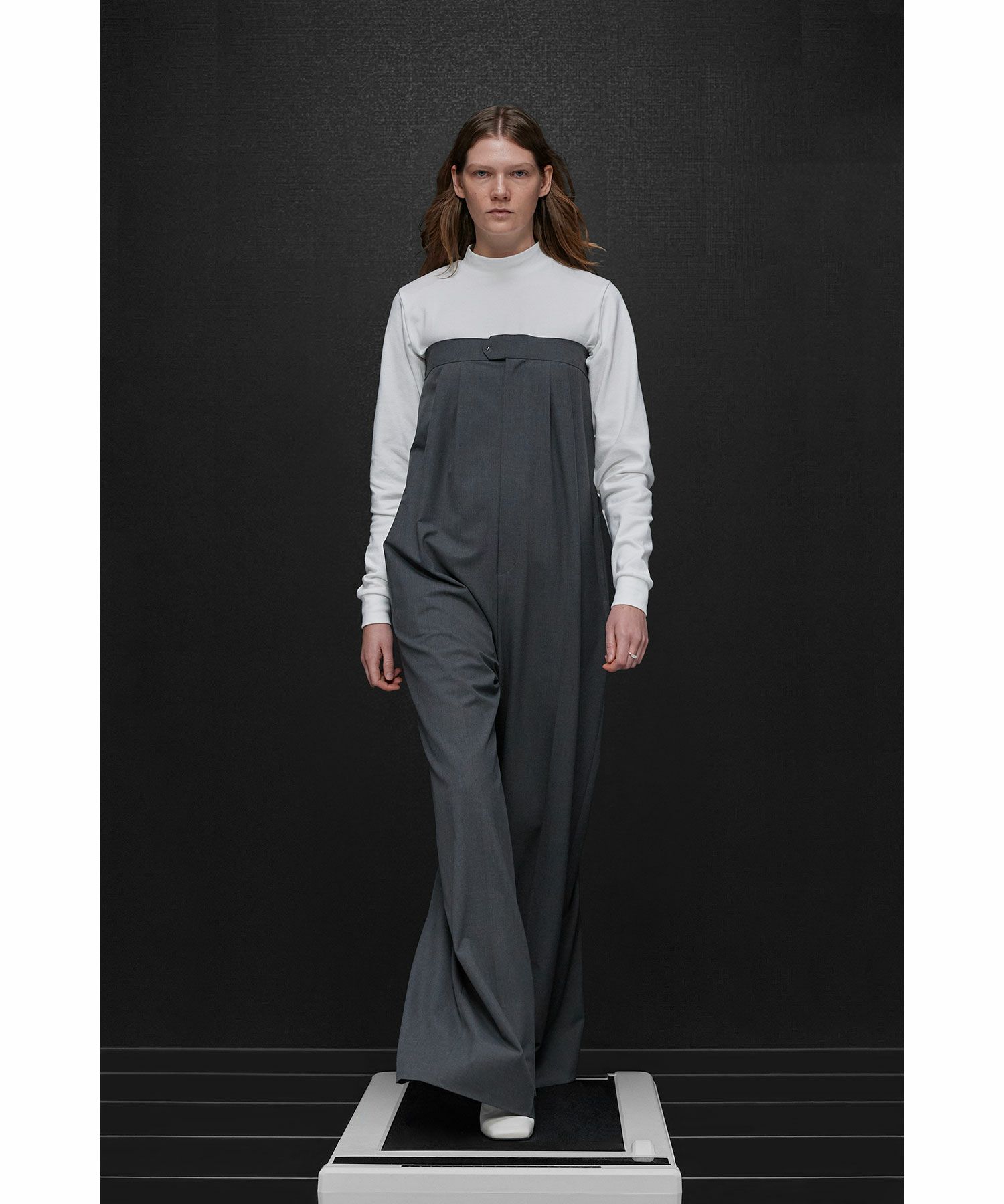 HYKE(ハイク)】 PR STRETCH STRAPLESS JUMPSUIT｜PARIGOT ONLINE  