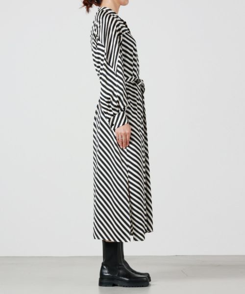 HYKE(ハイク)】 STRIPE HAMMER SATIN DRESS｜PARIGOT ONLINE