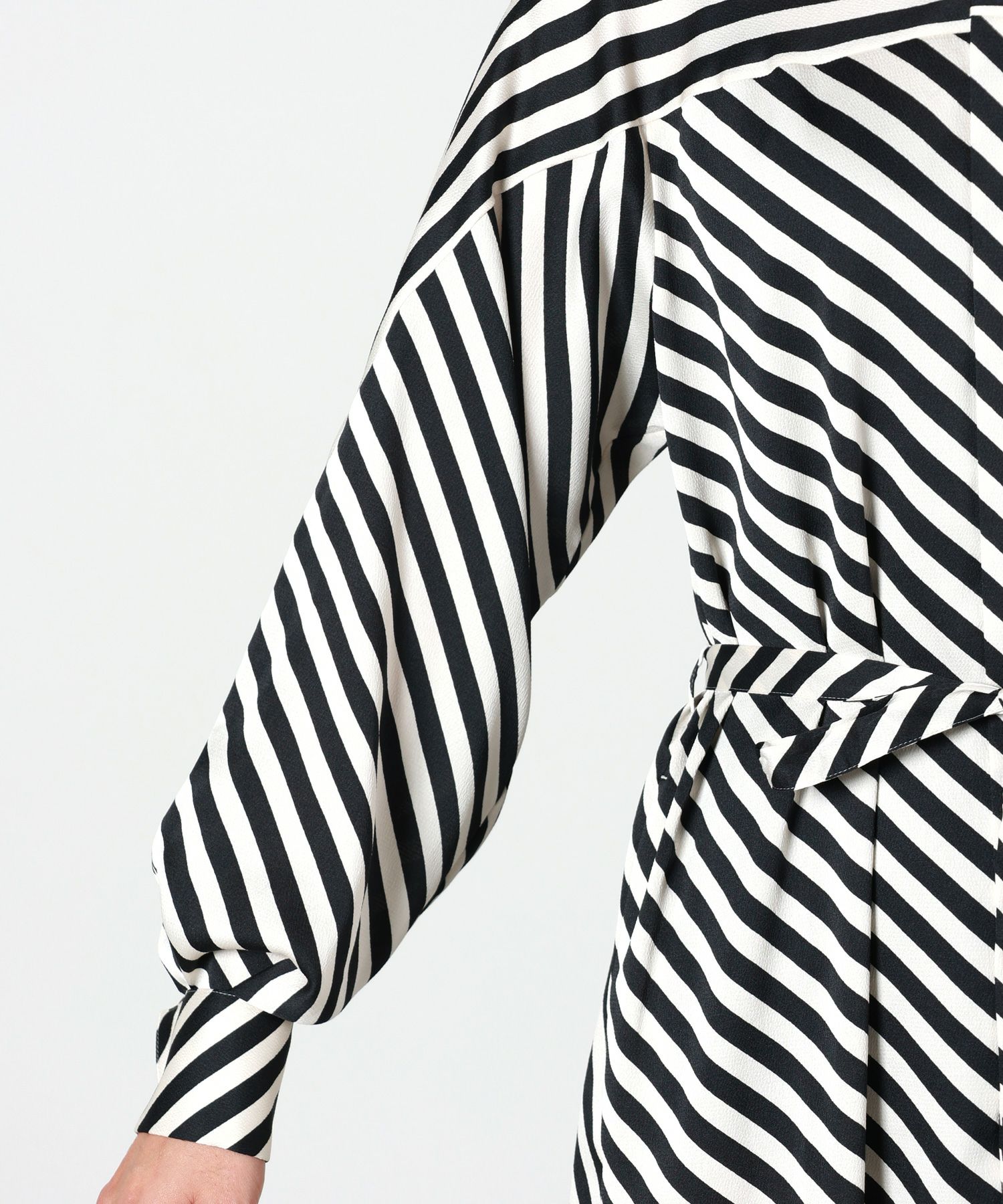 HYKE(ハイク)】 STRIPE HAMMER SATIN DRESS｜PARIGOT ONLINE（パリゴ 