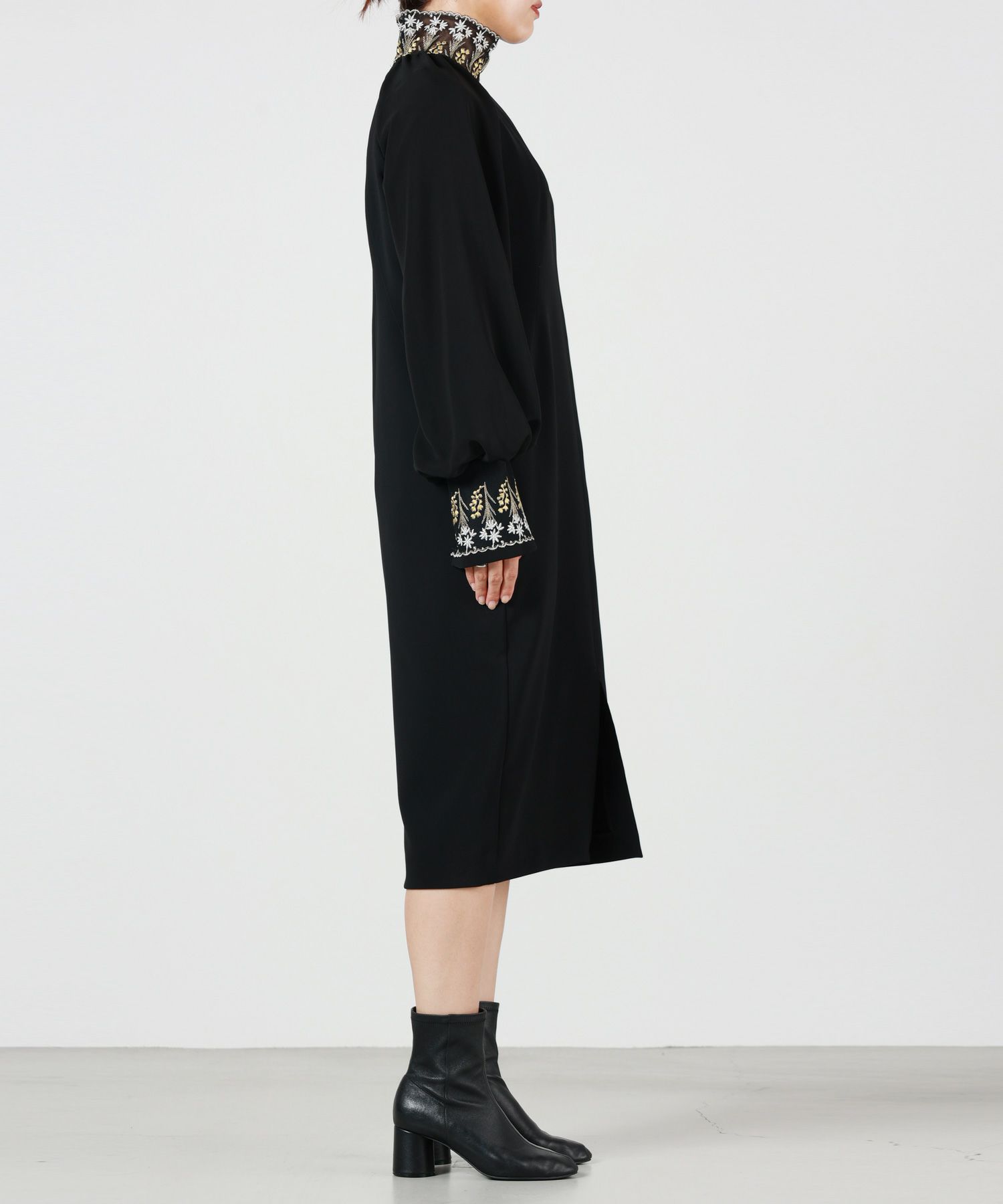 LOKITHO(ロキト)】 EMB. HEM DRESS｜PARIGOT ONLINE（パリゴオンライン）