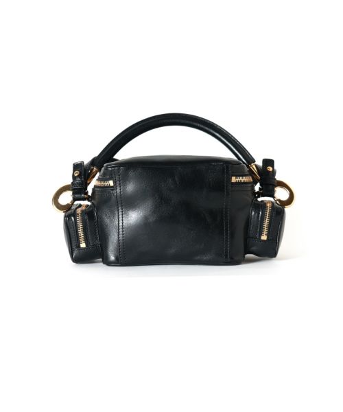 Chloe(クロエ)】 シャイニーレザー製スモールカメラバッグ