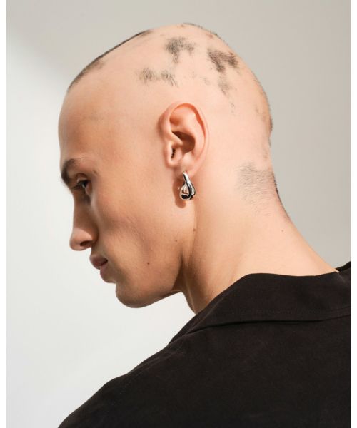 TOM WOOD(トムウッド)】 Twist Hoops ピアス｜PARIGOT ONLINE