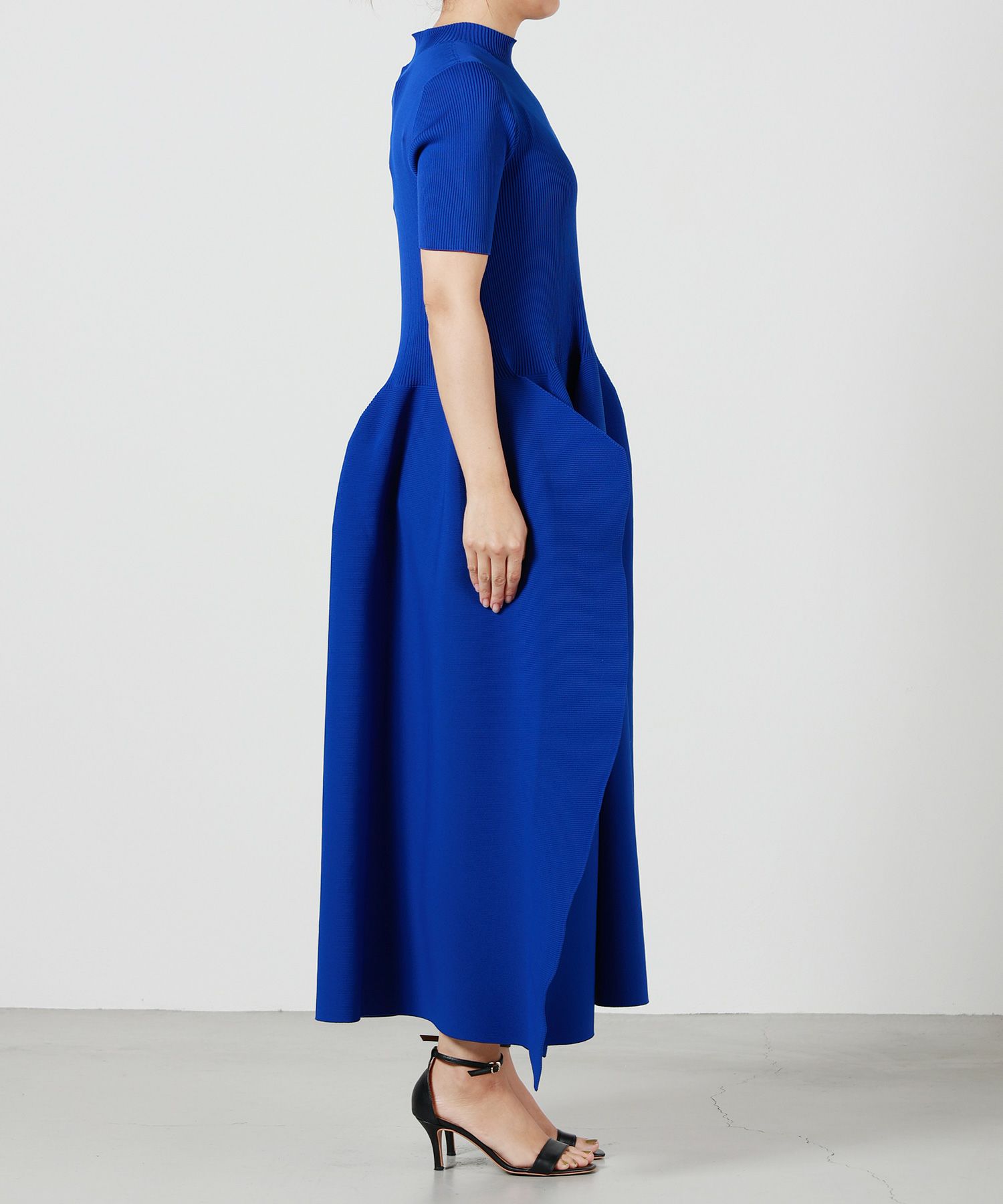 CFCL(シーエフシーエル)】 POTTERY CREASE SHORT SLEEVE DRESS  