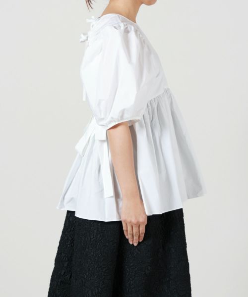 美品☆セシリーバンセン andreaホワイトシャツ CECILIE BAHNSEN（セシリー バンセン）の「SHORT SLEEVE SMOCK T