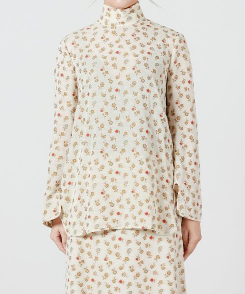 マメクロゴウチFloralEmbroideryHighNeckBlouse Mame Kurogouchi(マメ クロゴウチ)】 Floral Jacquard Hight