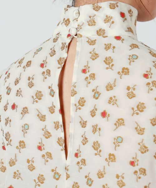 マメクロゴウチ mame kurogouchi 25SS 【Floral Jacquard Hight Neck Blouse】 フローラルブラウス Mame Kurogouchi(マメ クロゴウチ)】 Floral Jacquard High Neck