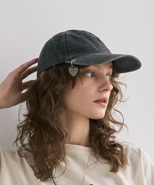 Acne Studios(アクネストゥディオズ)】 ペンダントツイル