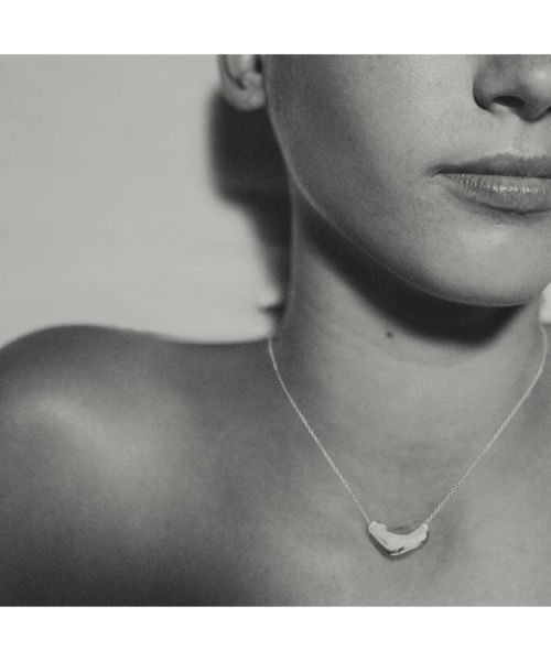 AGMES(アグメス)】 SMALL SCULPTED HEART PENDANT｜PARIGOT ONLINE