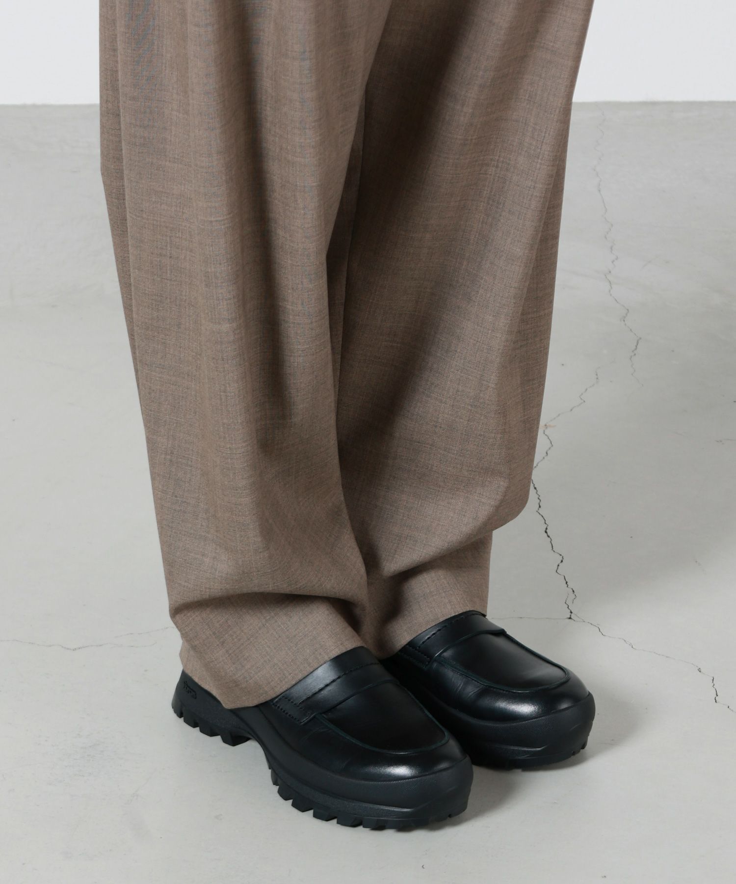 OVERCOAT(オーバーコート)】 5TUCK TROUSERS｜PARIGOT ONLINE（パリゴ 