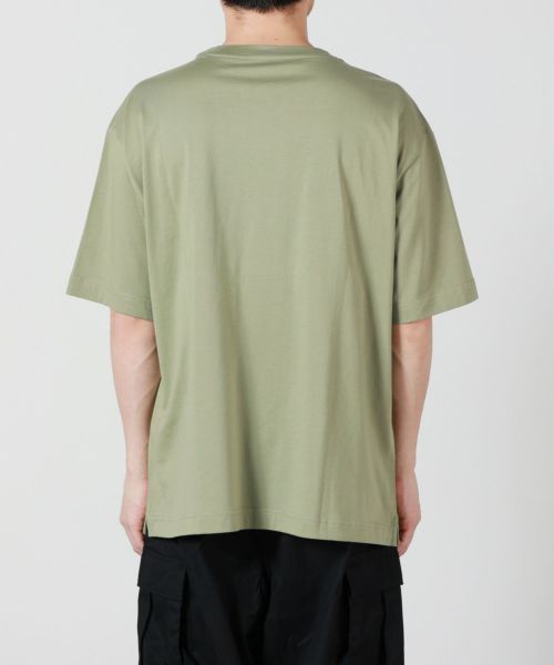 (メゾンキツネ) Profile Fox Oversize Tシャツ OM00116KJ7016 EMBOSSED PROFILE FOX OVERSIZE TEE-SHIRT | Maison Kitsuné