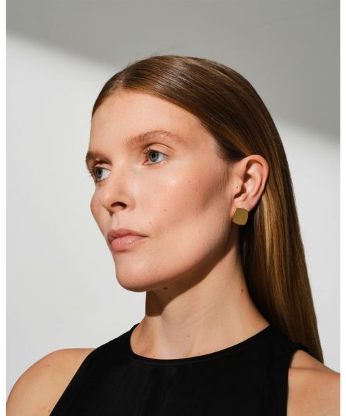 TOM WOOD(トムウッド)】 Umi Studs Small Gold ピアス｜PARIGOT