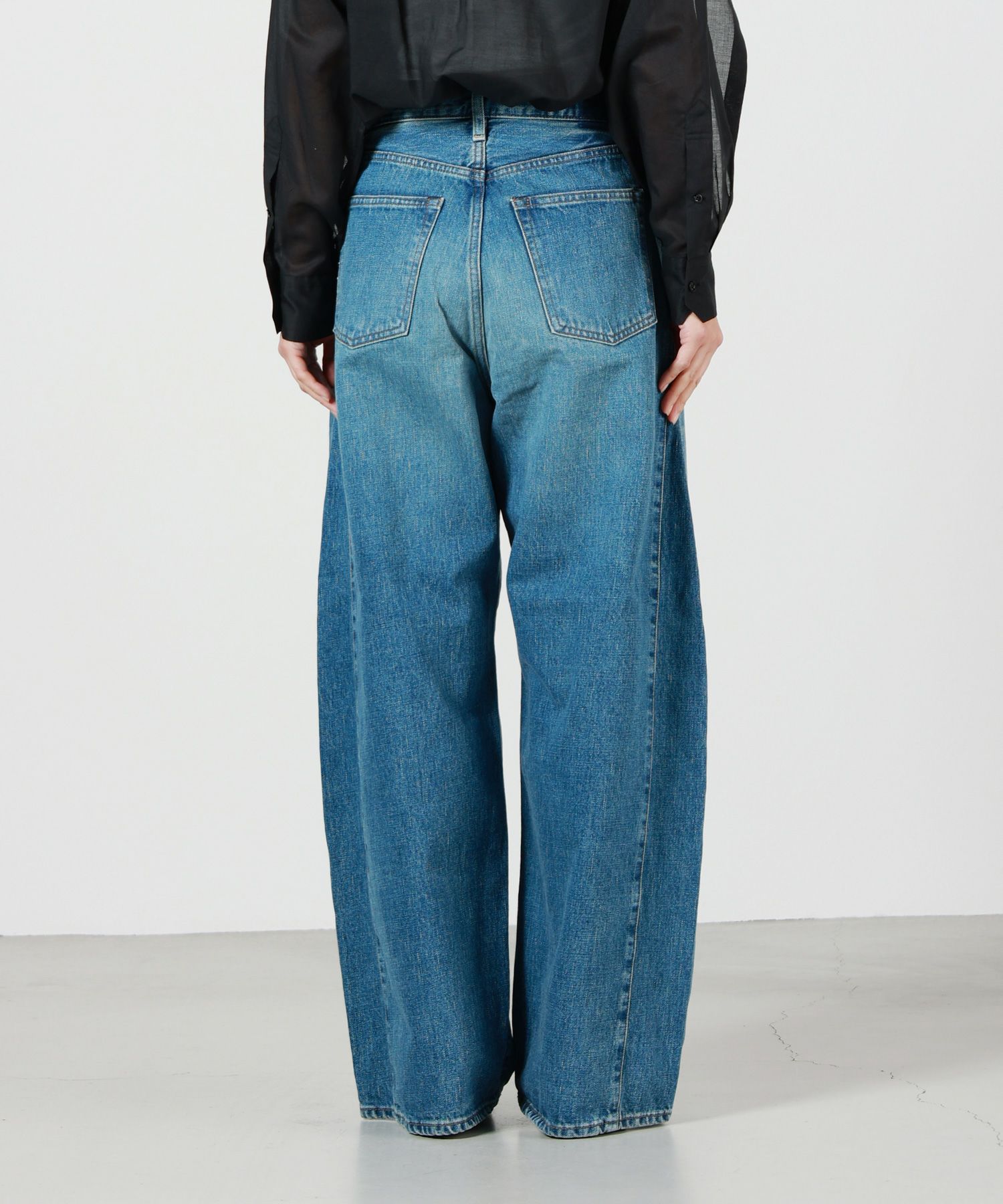 HYKE(ハイク)】 DENIM BARREL LEG JEANS｜PARIGOT ONLINE（パリゴ 