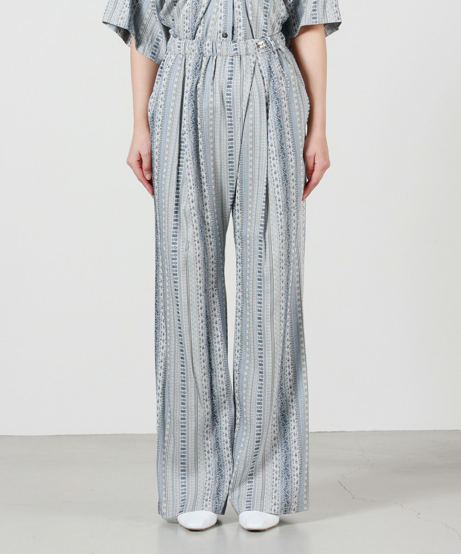 Mame Kurogouchi(マメ クロゴウチ)】 Stripe Jacquard Relaxed  