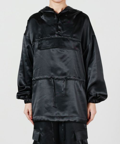INSCRIRE(アンスクリア)】 SATIN PULLOVER BLOUSON｜PARIGOT