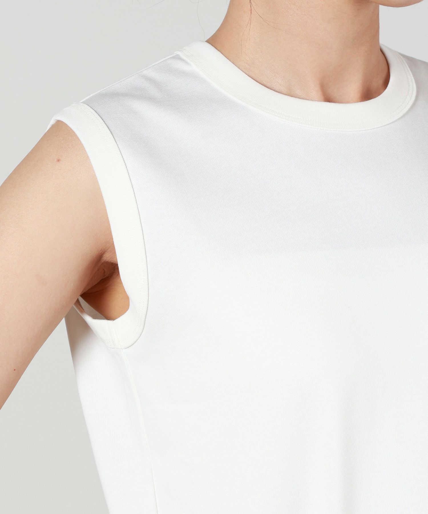 【2枚セット】新品　CINOH チノ　ノースリーブ　タンクトップ　38 2枚セット】新品 CINOH チノ ノースリーブ タンクトップ 38 CINOH