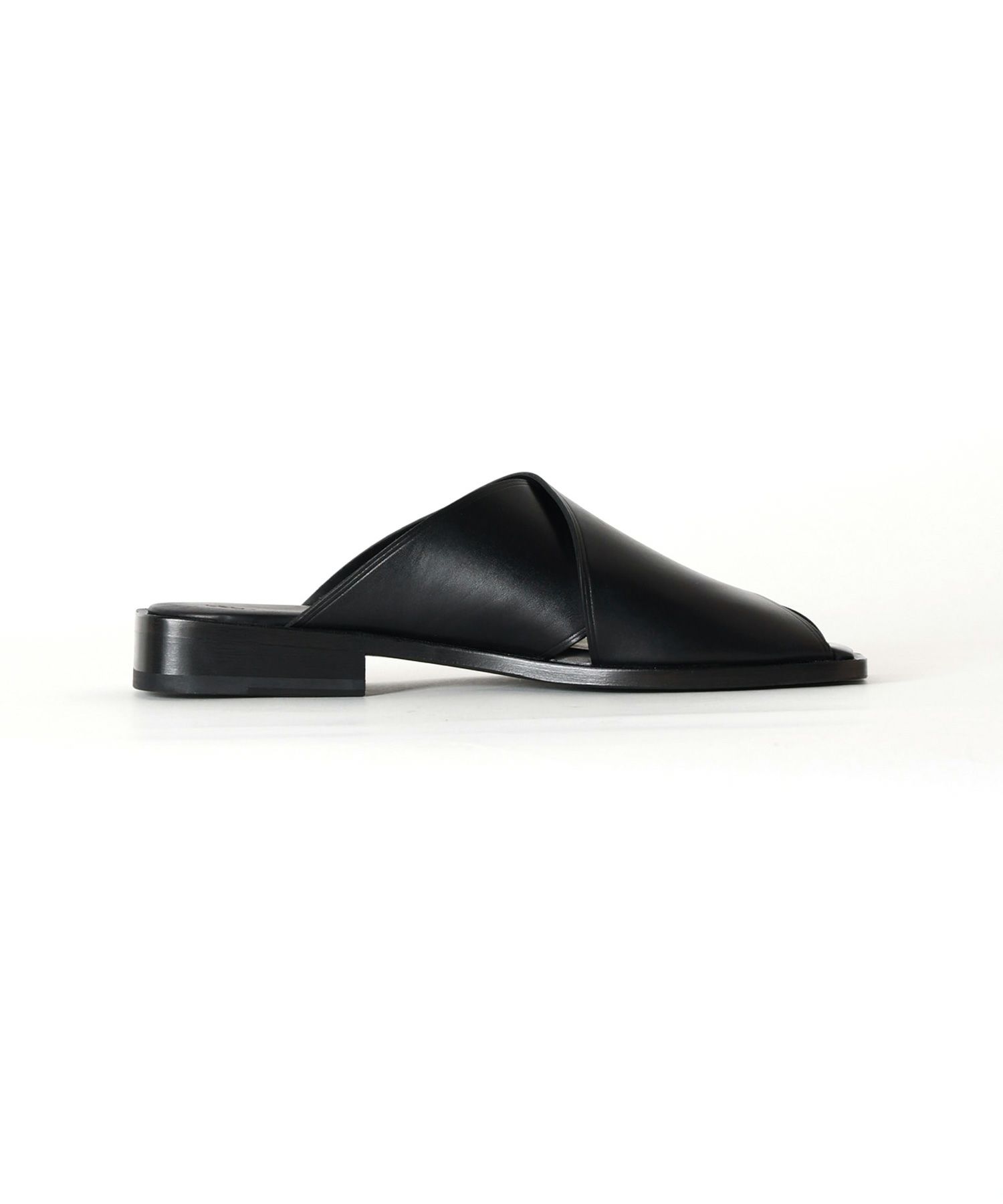 LEMAIRE(ルメール)】 CROSS FLAT SANDALS｜PARIGOT ONLINE（パリゴ