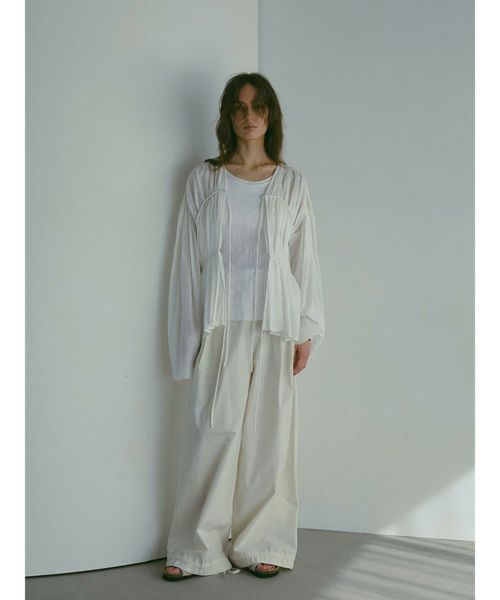 ギャザーボリュームエアリートップス. ETRE TOKYO