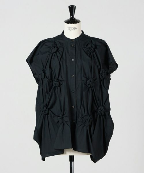 ENFOLD(エンフォルド)】 CIRCLE SHIRRING SHIRT｜PARIGOT ONLINE