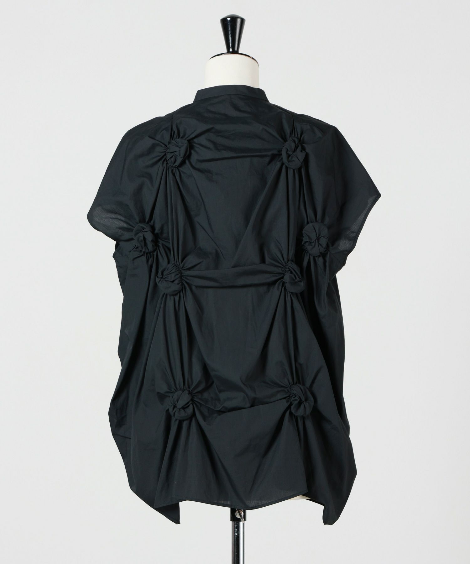 ENFOLD(エンフォルド)】 CIRCLE SHIRRING SHIRT｜PARIGOT ONLINE 