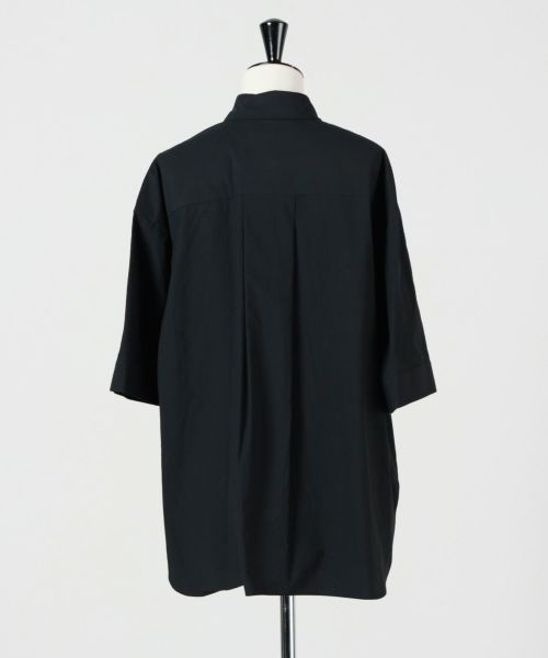 VONIQUE / ENFOLD / HALF‐SLEEVES SHIRT (WHITE)