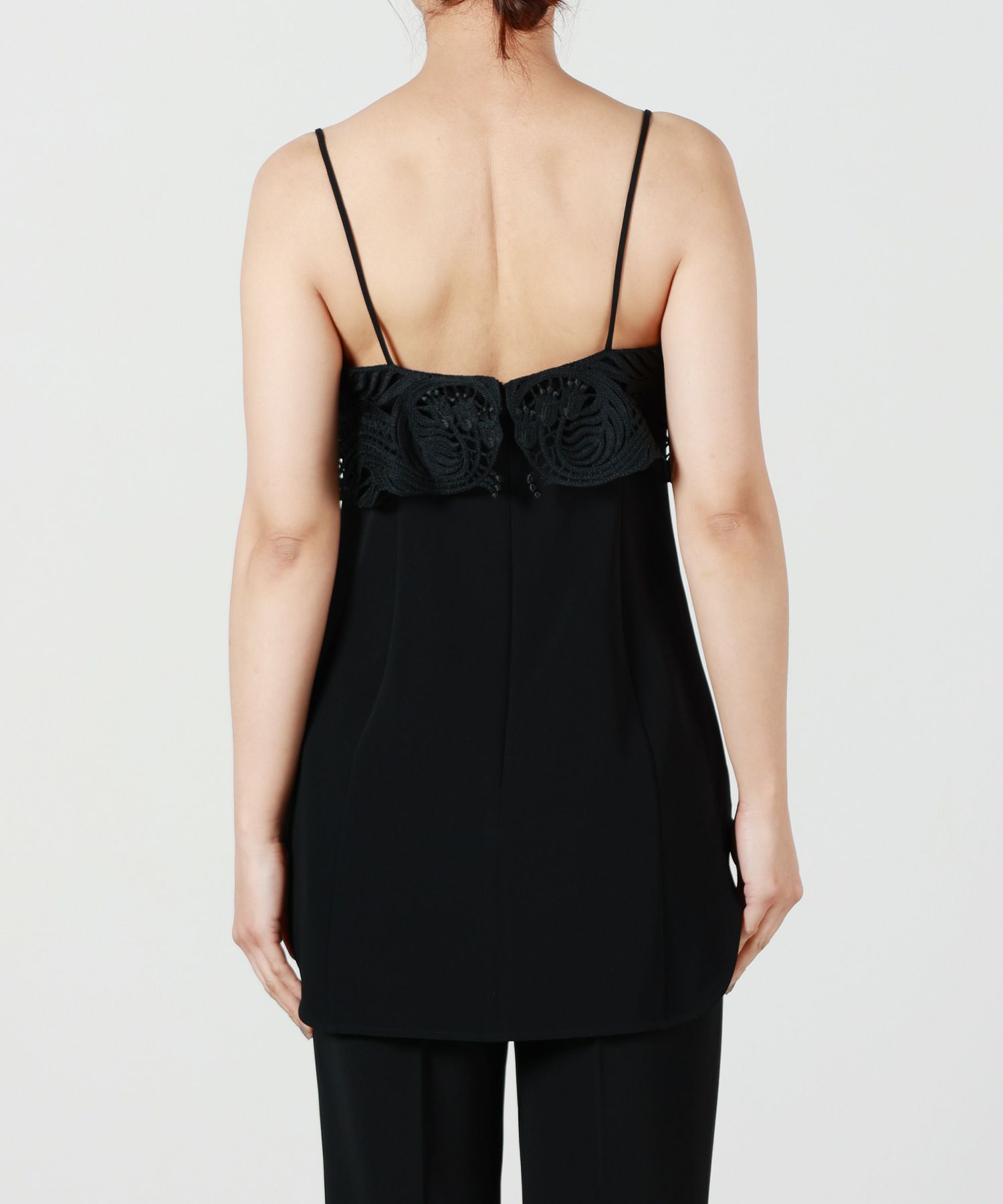 Mame Kurogouchi(マメ クロゴウチ)】 Embroidered Camisole Top  