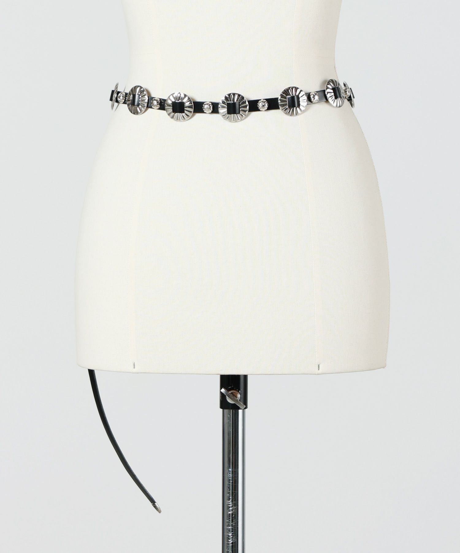 TOGA TOO(トーガトゥー)】 CONCHO NARROW BELT｜PARIGOT ONLINE