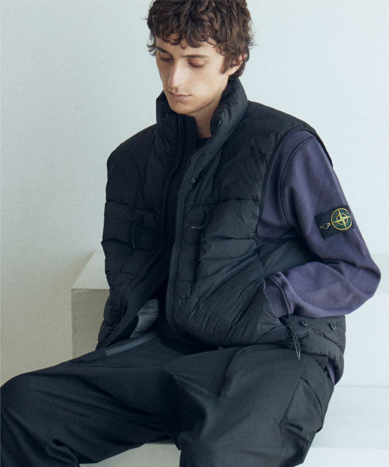 STONE ISLAND(ストーンアイランド)】 SEAMLESS TUNNEL PADDED ベスト