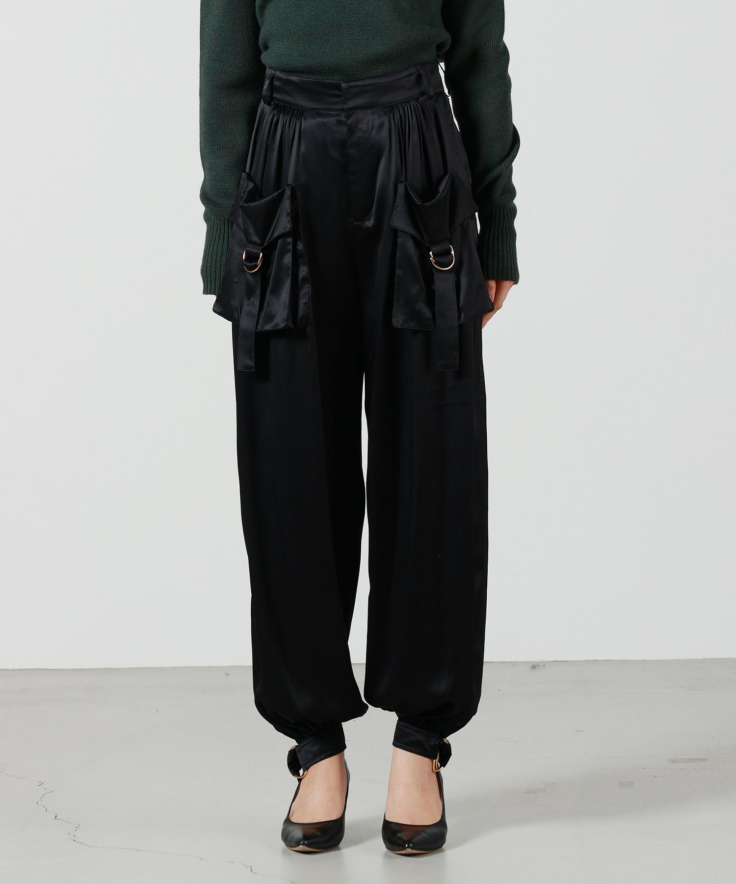 Chloe(クロエ)】 シルクサテン製フルイド カーゴパンツ｜PARIGOT  
