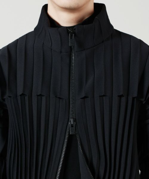 CFCL シーエフシーエル ブルゾン(その他) 黒 A322225J0022 CFCL(シーエフシーエル)】 ACCORDION STAND-UP COLLAR BLOUSON