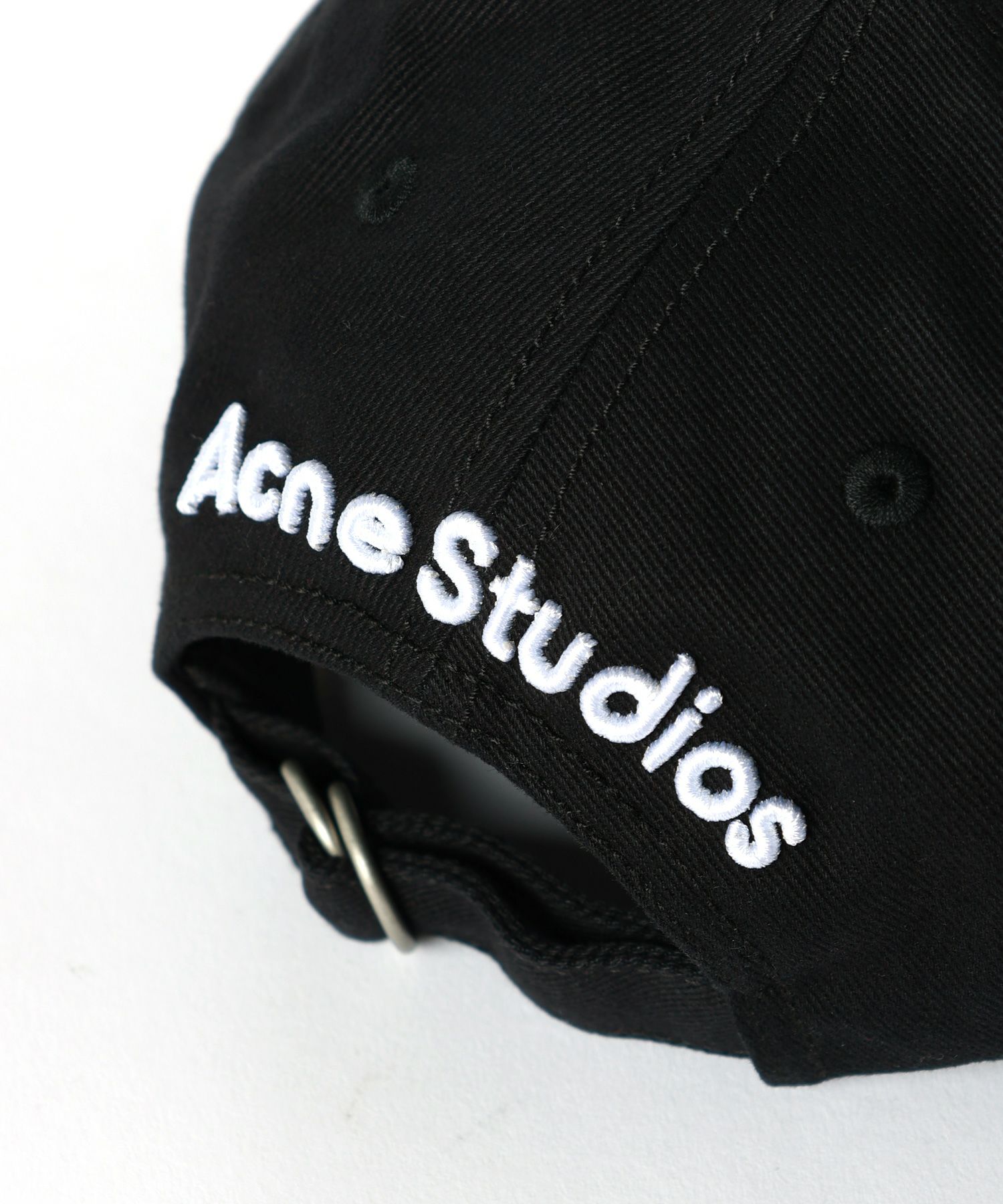Acne Studios(アクネストゥディオズ)】 ツイルロゴキャップ｜PARIGOT