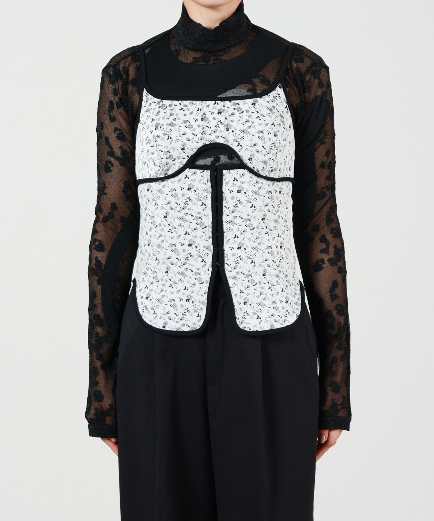 Mame Kurogouchi(マメ クロゴウチ)】Floral Jacquard Fraise Stitch