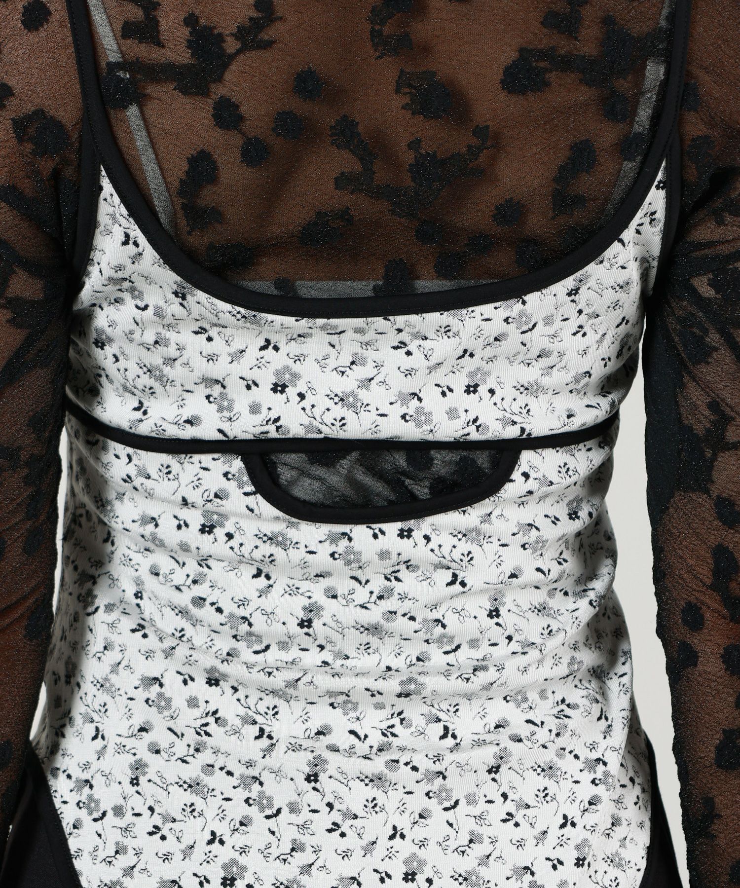 Mame Kurogouchi(マメ クロゴウチ)】Floral Jacquard Fraise Stitch