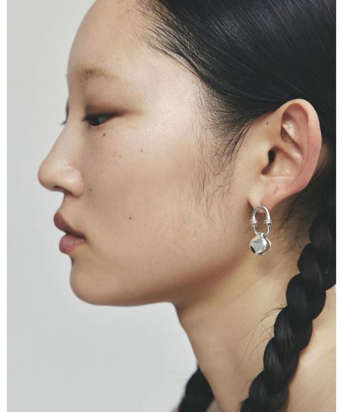 h'eresピアス h'eres(ヒアーズ)】 SPINAL COUBLE PIERCE|PARIGOT ONLINE