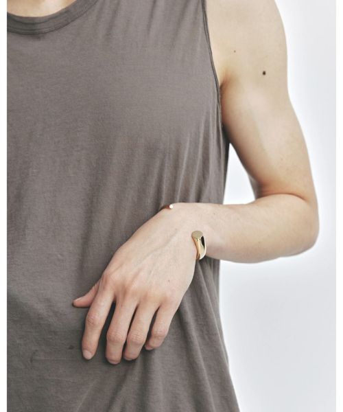h'eres(ヒアーズ)】 202 HORN BANGLE GOLD｜PARIGOT ONLINE