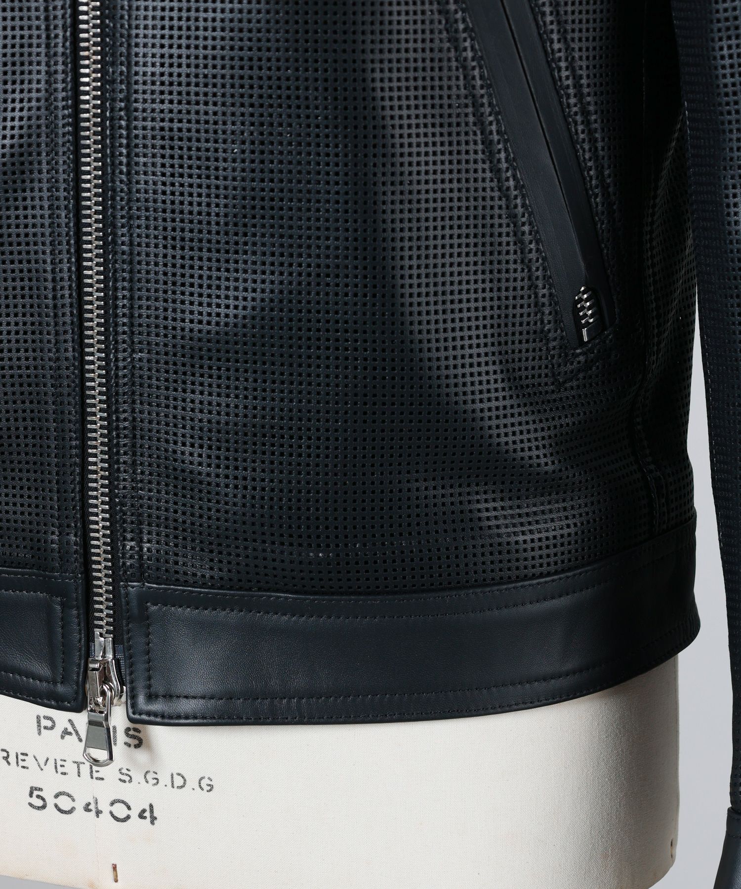 emmeti エンメティ JURI 52 ハンガー付き 干場義雅 格安 EMMETI(エンメティ)】 干場義雅氏別注 H CLASSICA PUNCHING パンチング