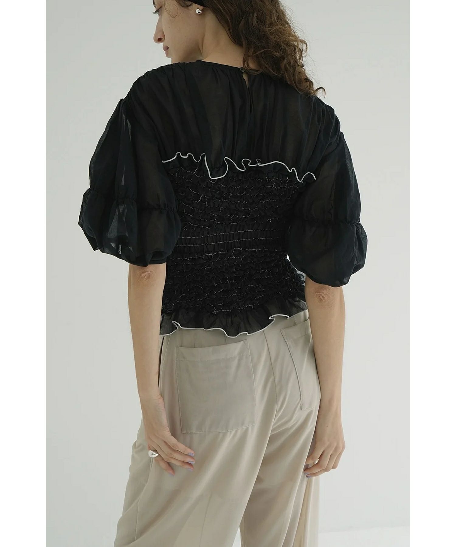 CLANE(クラネ)】 COLOR STITCHED SHIRRING TOPS｜PARIGOT ONLINE