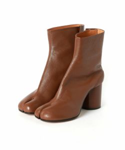 Maison Margielaブーツ Maison Margiela - Black Low-Heel Tabi Boots – Frances May