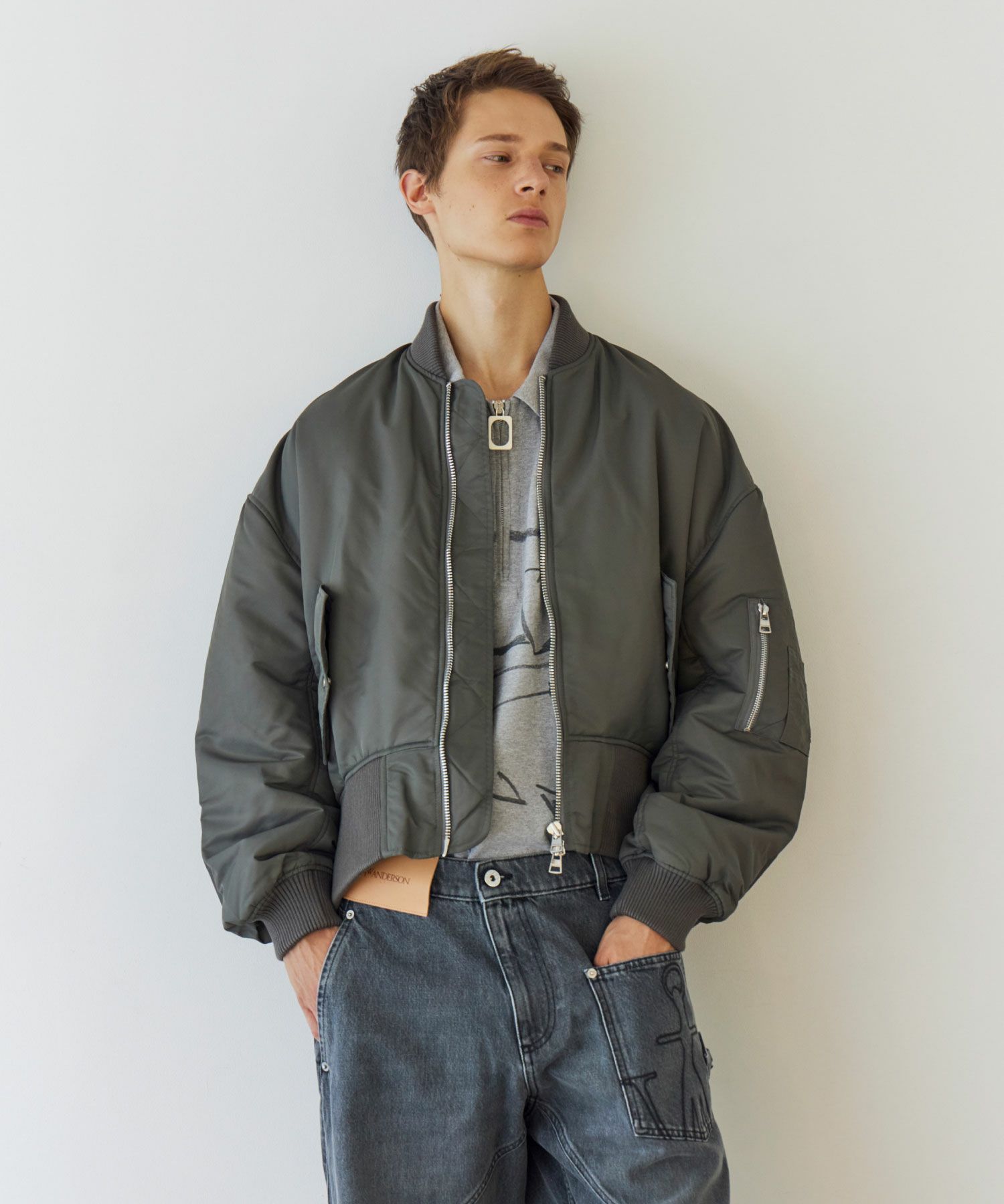 JW Anderson(ジェイダブリューアンダーソン)】 オーバーサイズ 