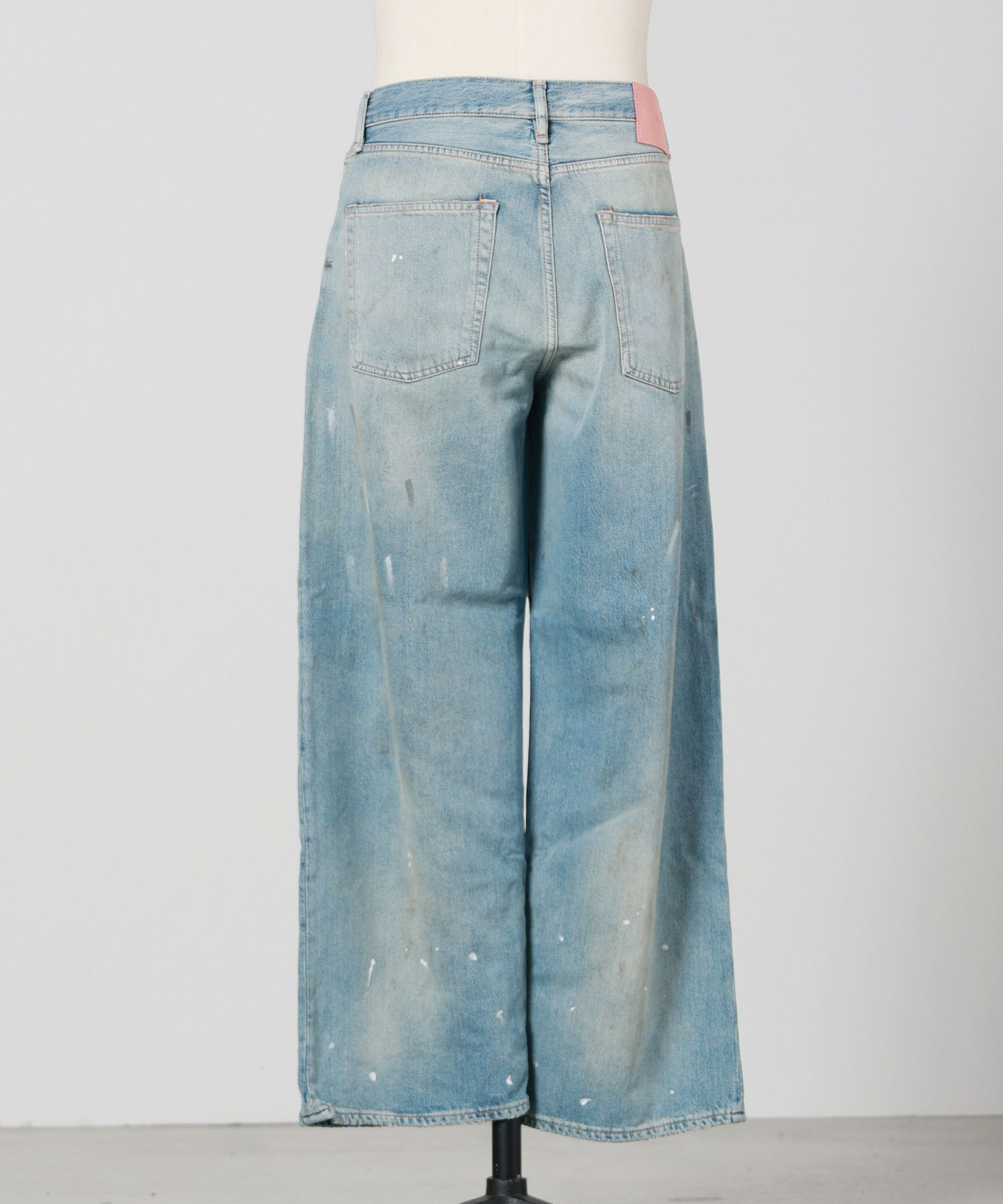 Acne Studios(アクネストゥディオズ)】 ルーズフィットジーンズ