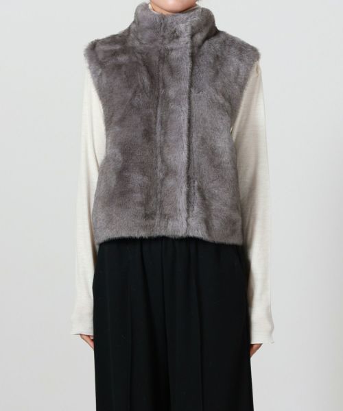 Lou Andrea(ルーアンドレア)】 ハイネックファーベスト｜PARIGOT