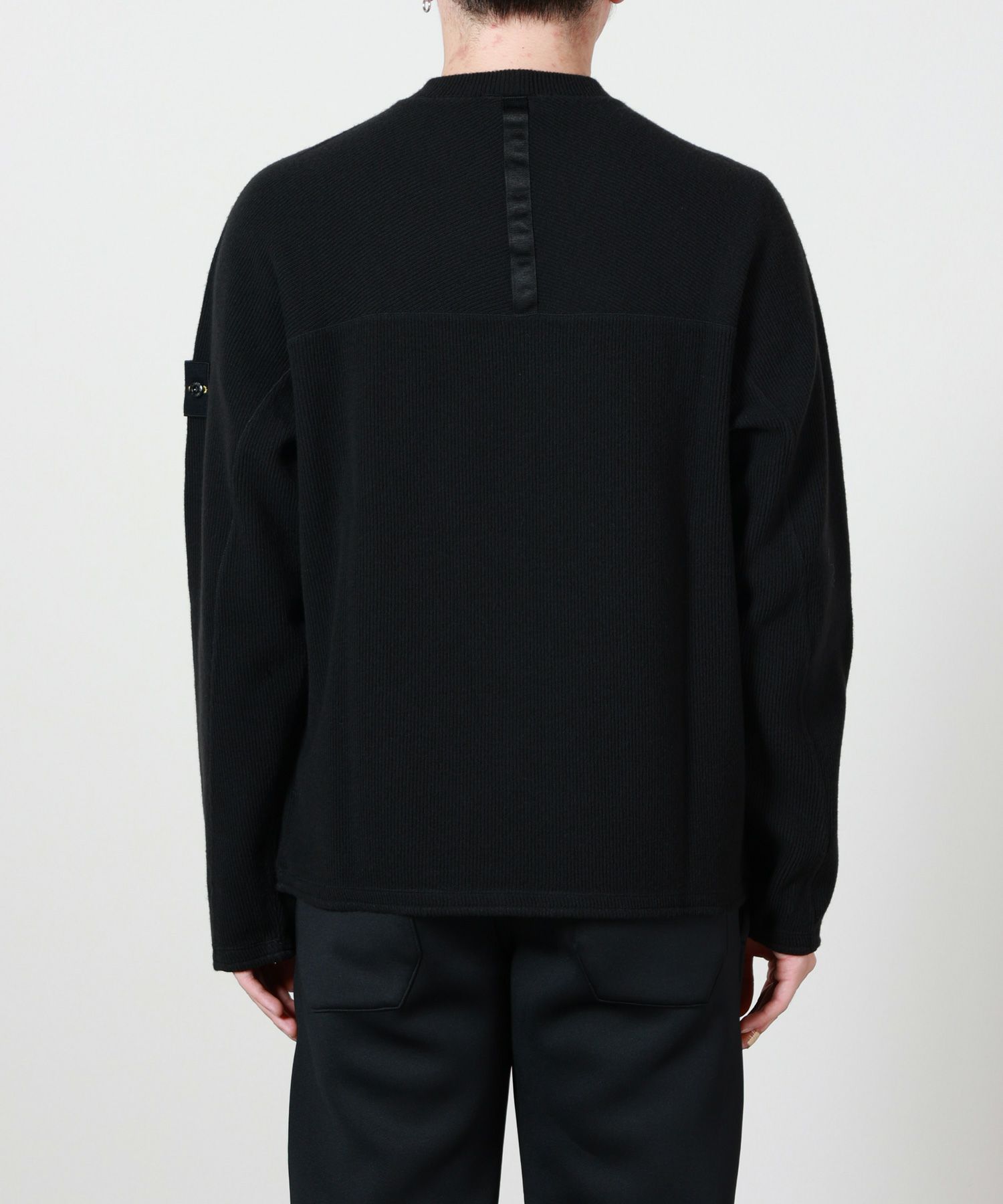 STONE ISLAND(ストーンアイランド)】 クルーネックリブニットプル