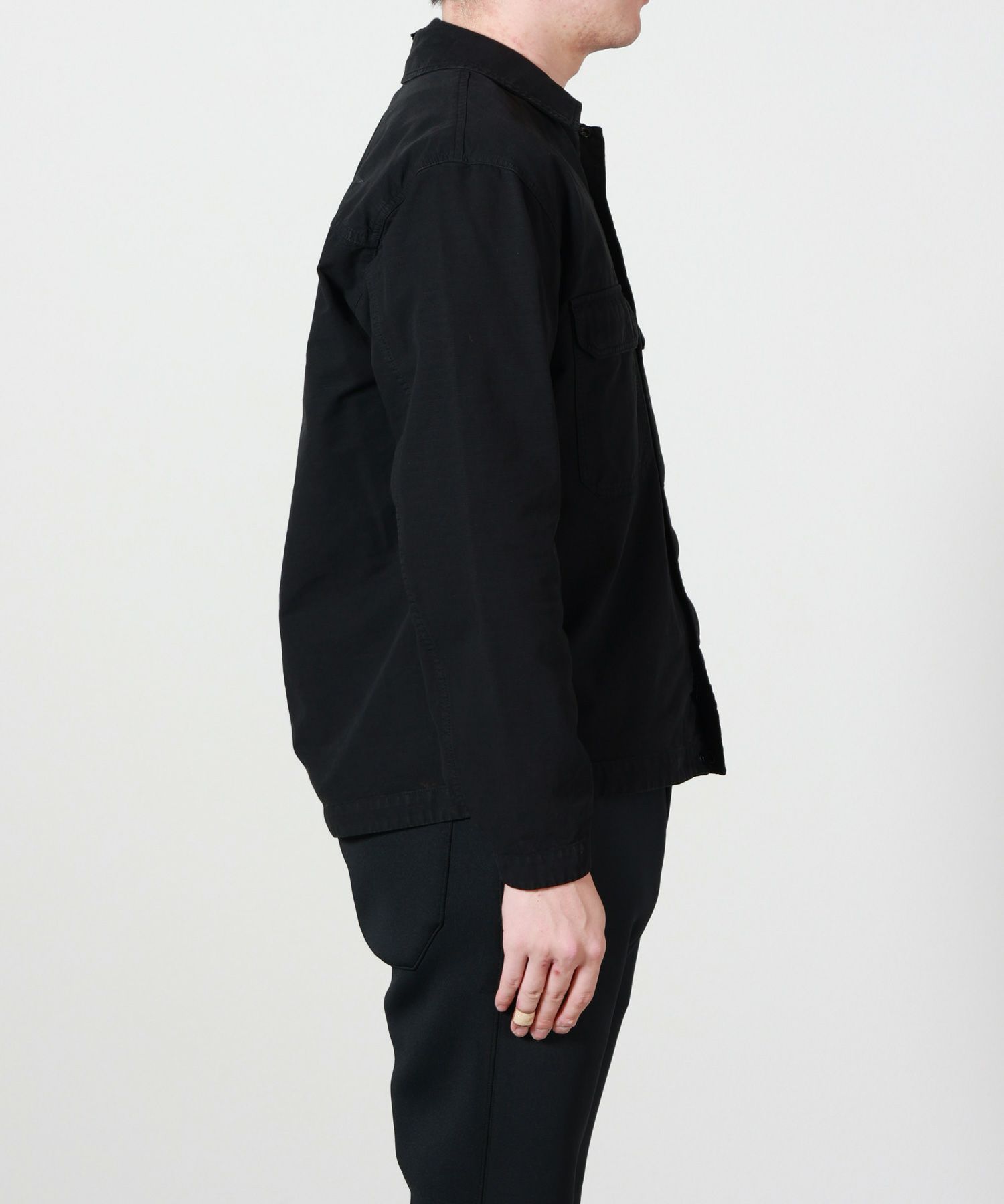 STONE ISLAND(ストーンアイランド)】 ロゴパッチロングスリーブシャツ