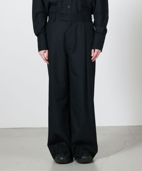 MARINA YEE(マリナイー)】 DUNE/Wide-legged pleated trousers