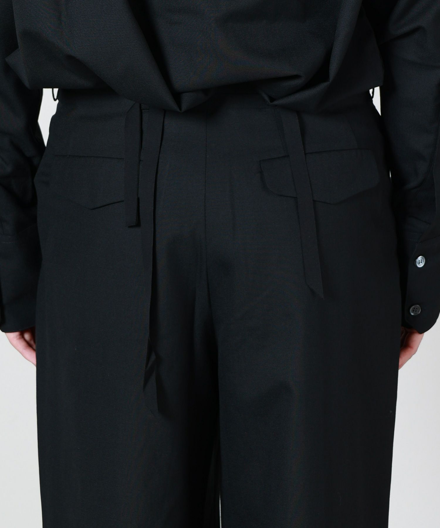 MARINA YEE(マリナイー)】 DUNE/Wide-legged pleated trousers