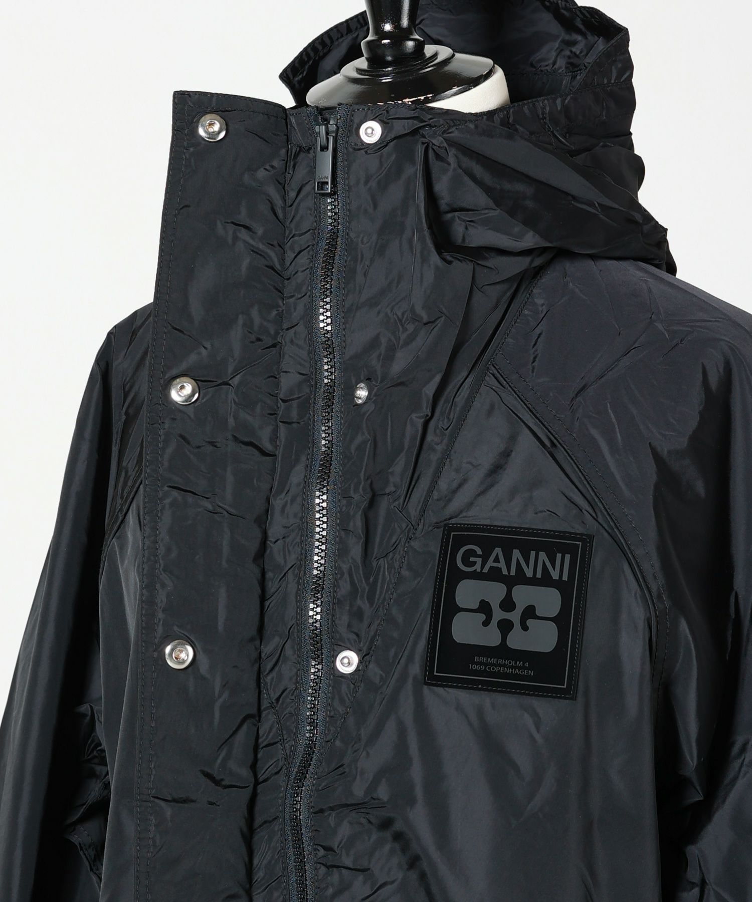 GANNI(ガニー)】 Black Nylon Jacket｜PARIGOT ONLINE（パリゴオンライン）