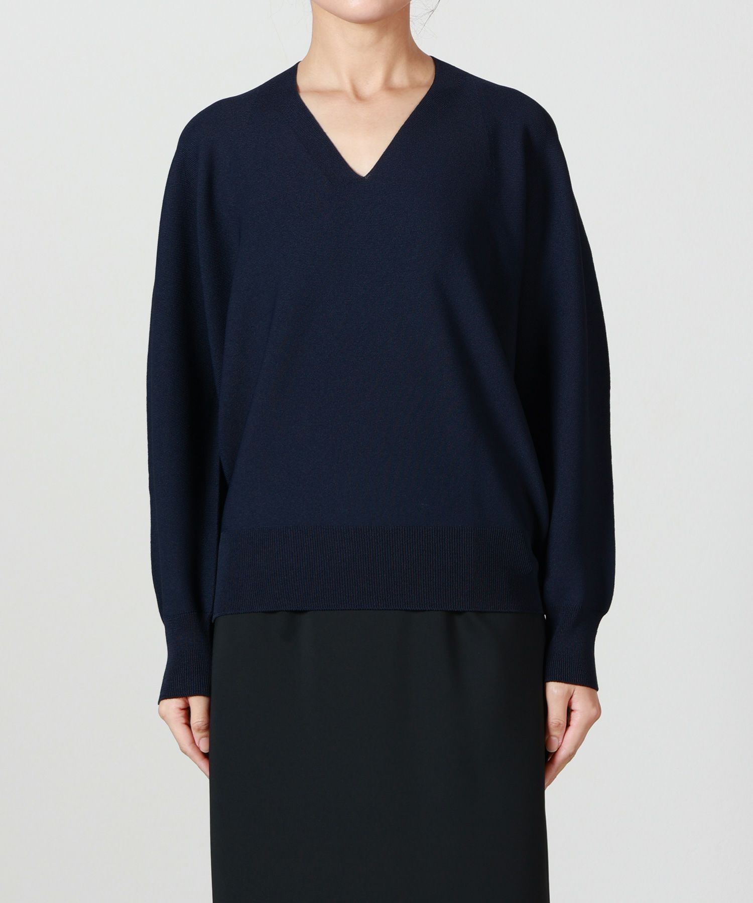 MICA&DEAL(マイカ＆ディール)】 ホールガーメントVネックニット