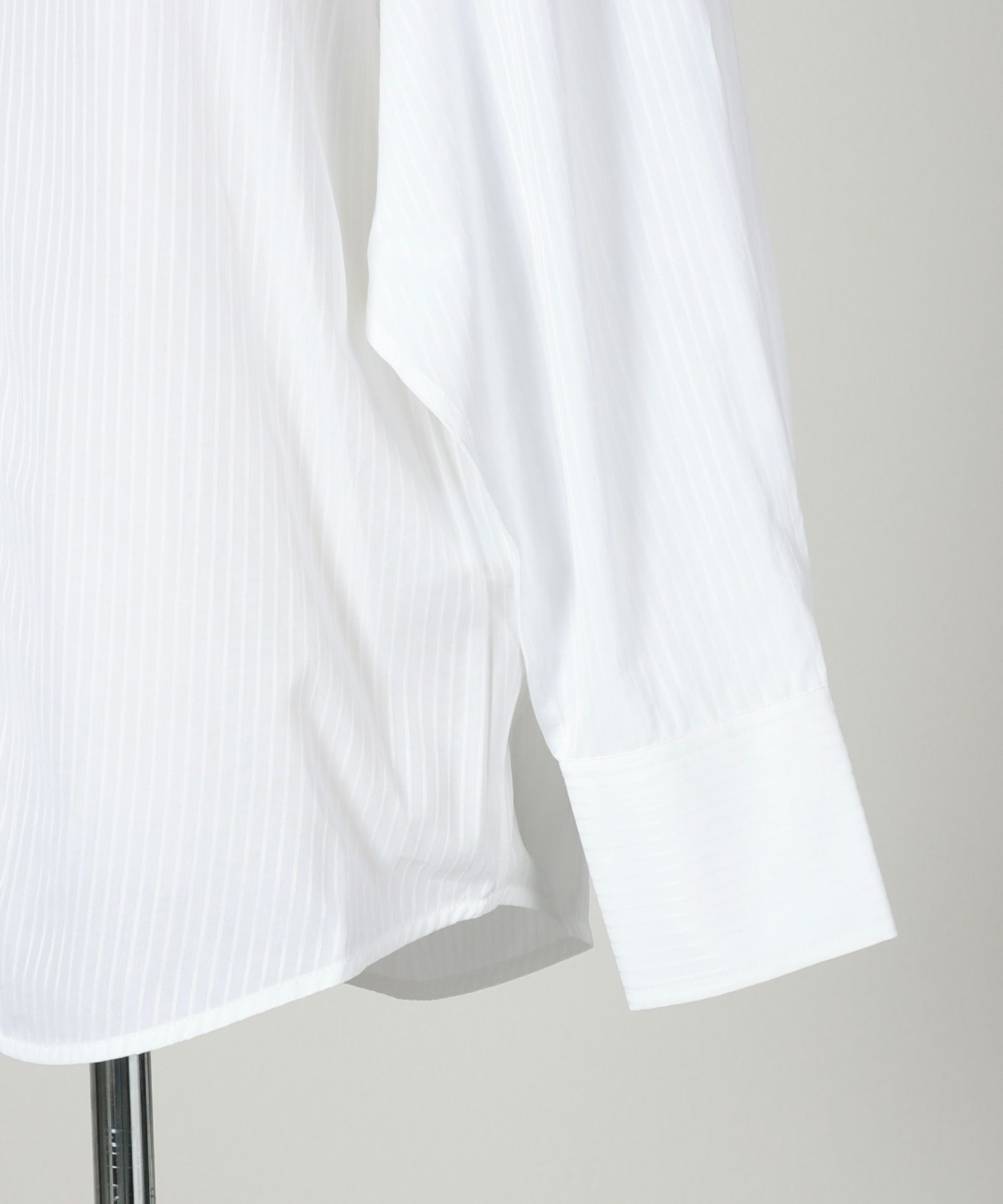 TOTEME トーテムストライプ　プルオーバー TOTEME ストライプ プルオーバー | ニュートラル | FARFETCH JP